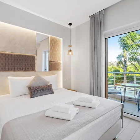מלון דירות Frunze Luxury 4*