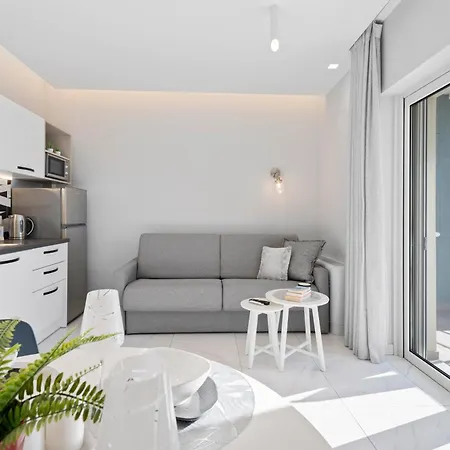 Frunze Luxury Aparthotel 4*