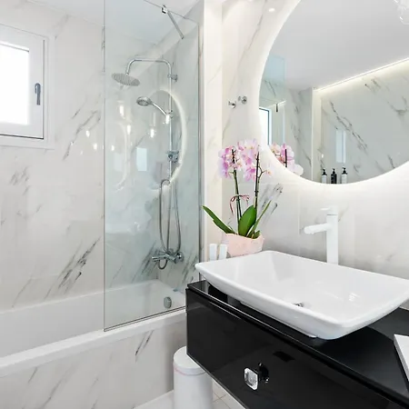 Frunze Luxury Aparthotel Nafplio