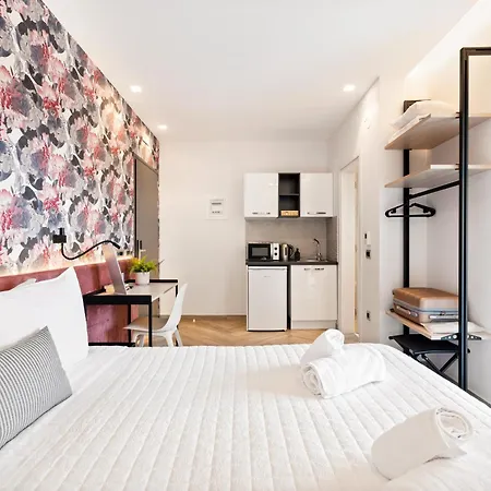 Frunze Luxury Aparthotel Nafplio