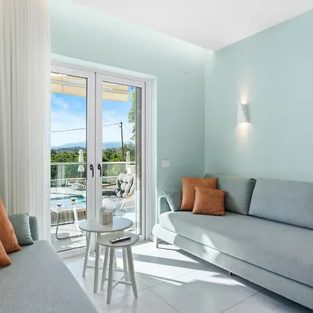 アパートホテル Frunze Luxury ナフプリオ