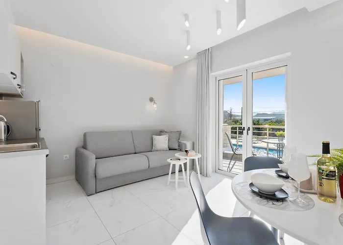 Frunze Luxury Apartmanhotel 4*